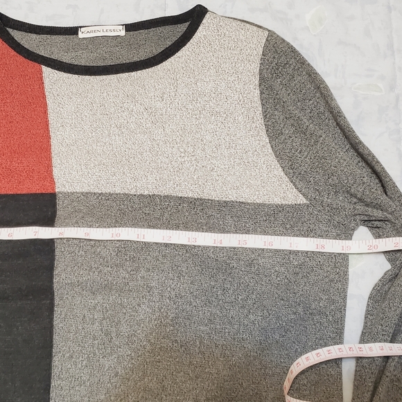 Karen Lessly Block Sweater - Picture 5 of 7